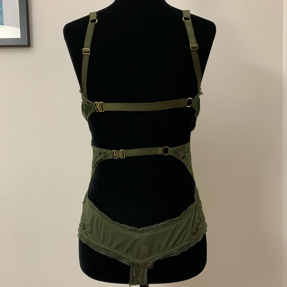 Victoria’s Secret Green Lace Lingerie Bodysuit - Picture 4 of 7
